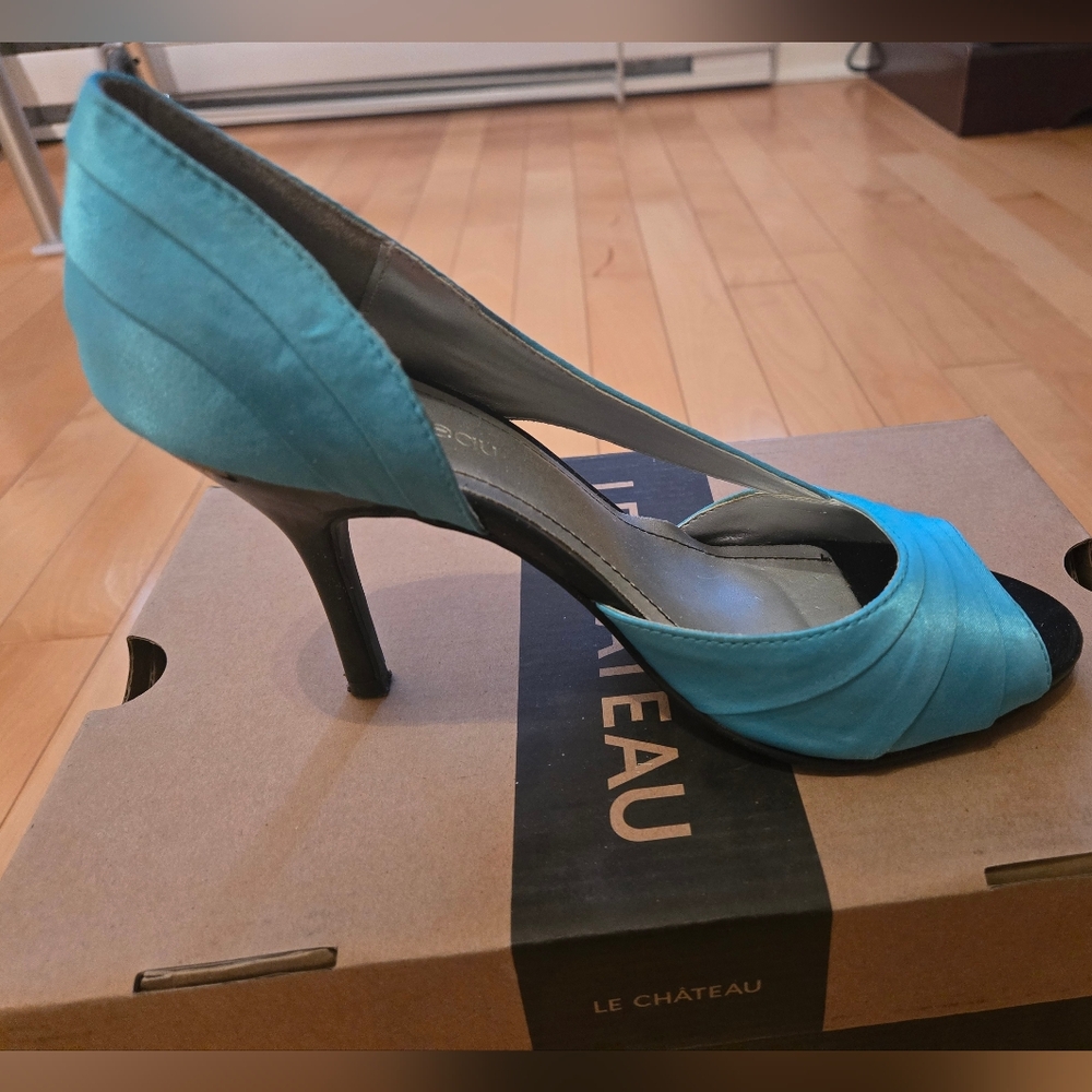 Le Chateau Turquoise Peep Toe Heels